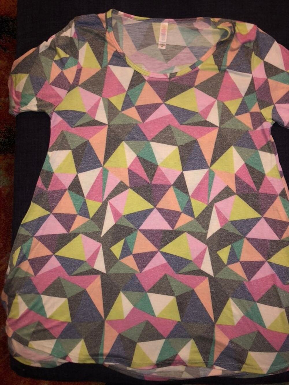 Like New Lularoe Geometric Top XS